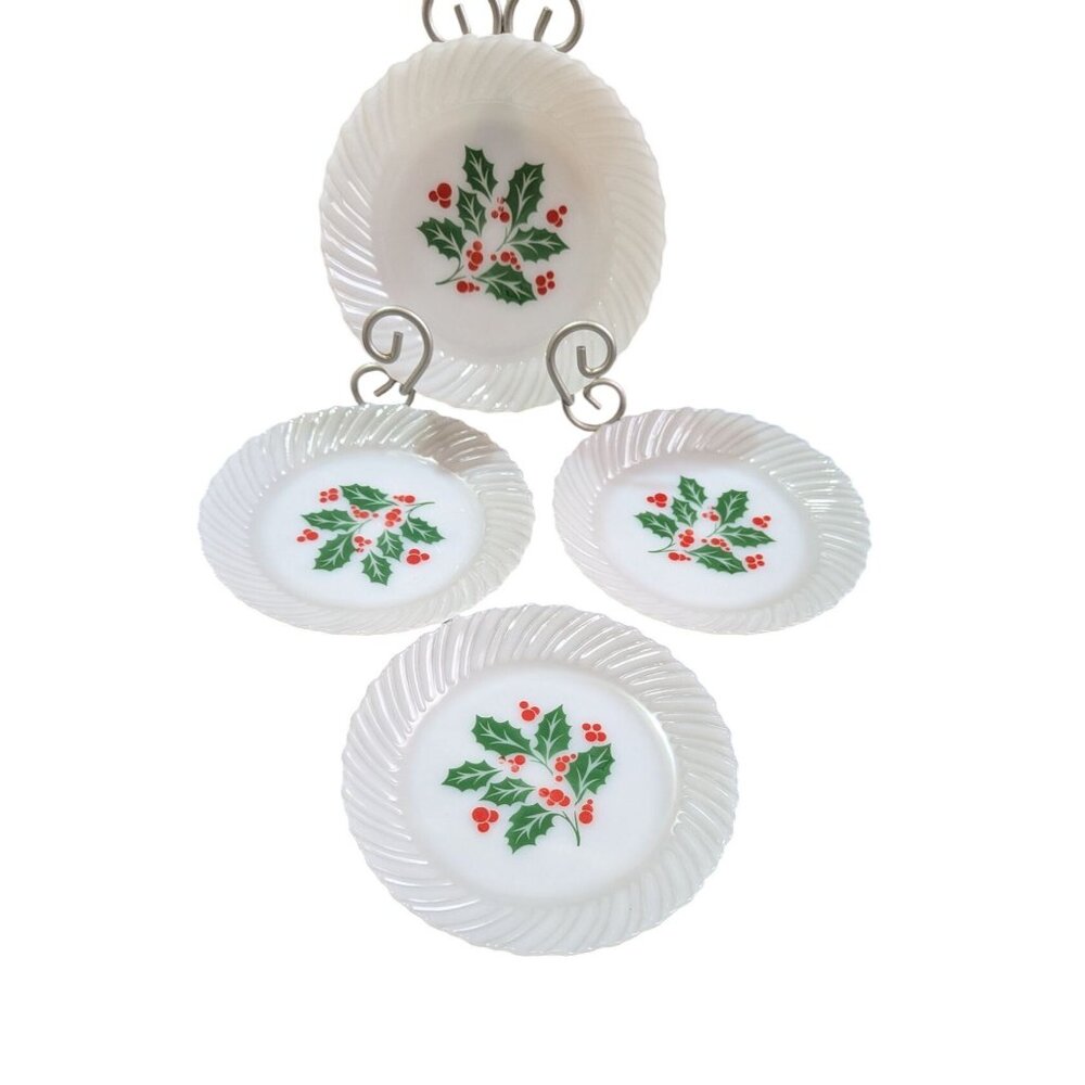 Termocrisa Holly Pattern Milk Glass Dessert Plates Set Of 4 6.5 Inch Vintage Chr